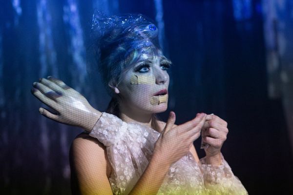 How to survive with Hildegard Knef – Eine Rettung in zehn Liedern_Theater an der Glocksee_©LEONA OHSIEK-9.JPG