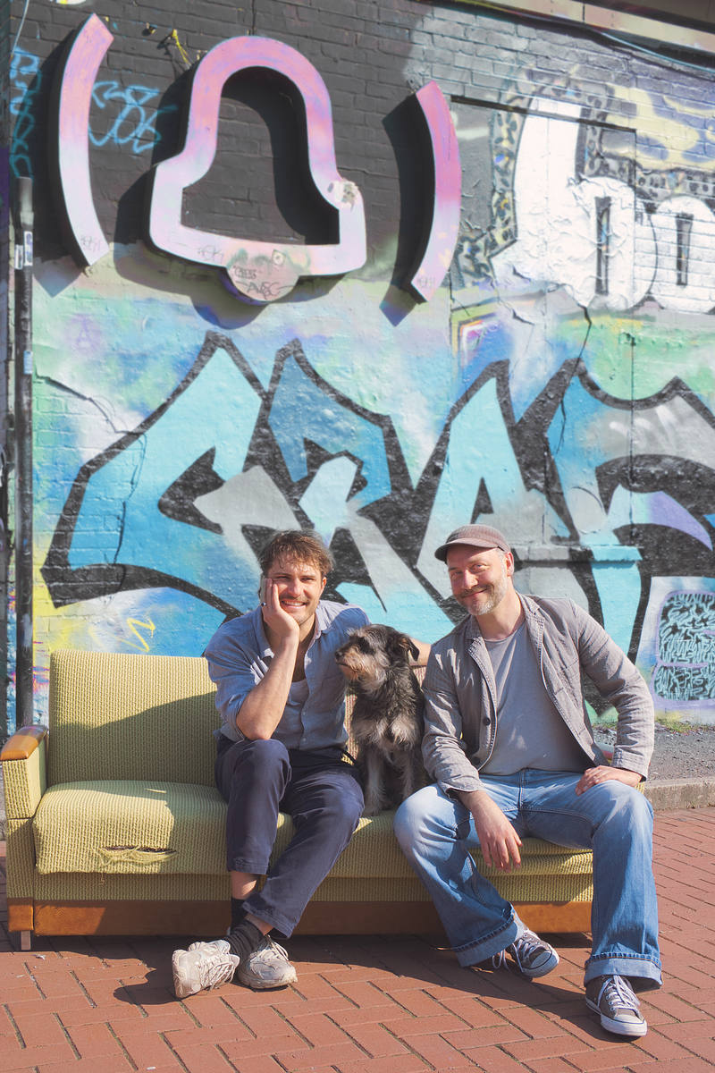 Tommy Wiesner (mit Hund Motzi) und Jonas Vietzke – Foto Marie Harneit